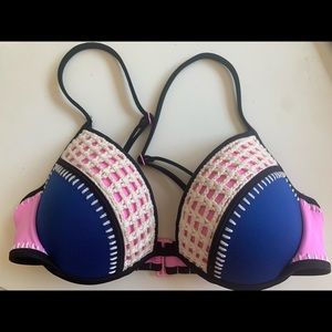 Victoria’s Secret push-up crochet bikini top 32c